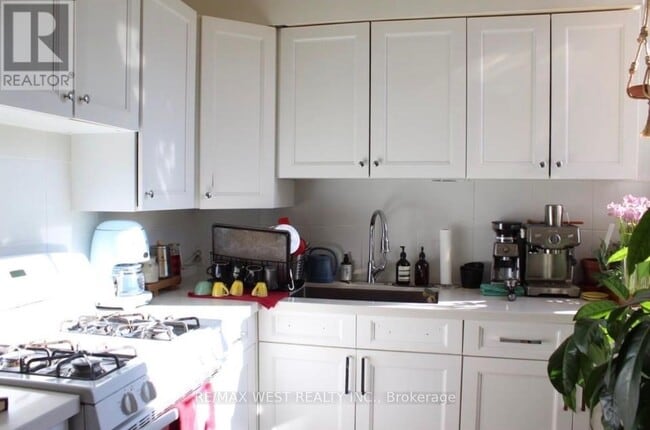 Photo du bâtiment - 404 Concord Ave