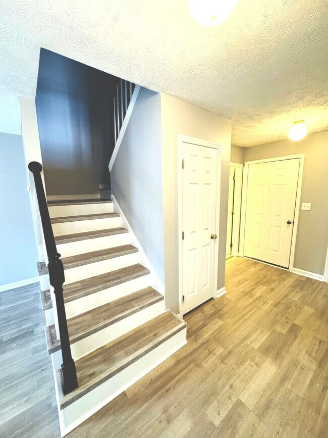 Foto del edificio - 5551 Robmont Dr