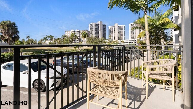 Foto del edificio - 2250 McGregor Blvd