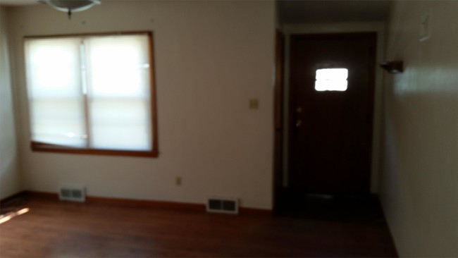Building Photo - 617 Bertrand St