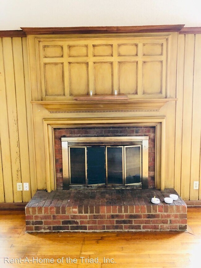 Foto del edificio - 4 br, 2.5 bath House - 4010 Rose Lake Drive