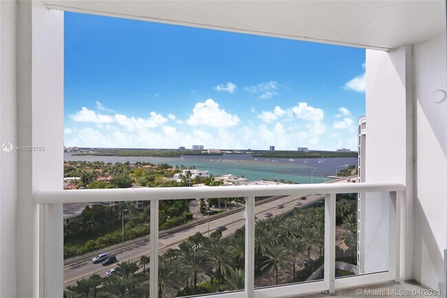 Building Photo - 10275 Collins Ave