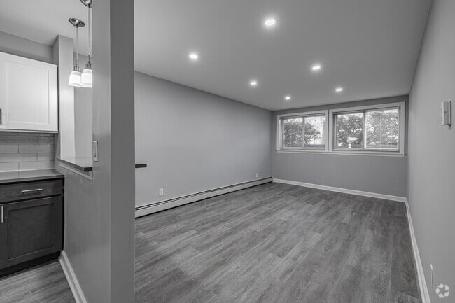 1 habitación, 1 baño - 650 pies cuadrados - Sala de estar - Haledon Estates Apartments