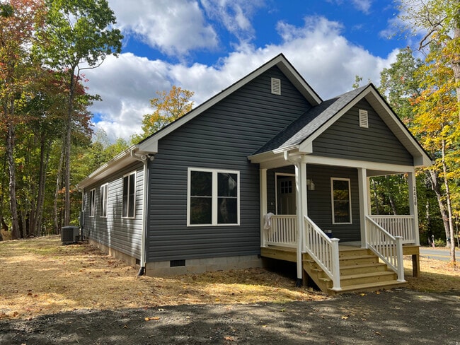 Building Photo - 2420 Middle River Rd