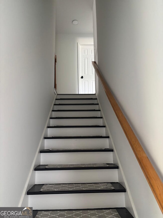 Building Photo - 300 Harcourt Pl