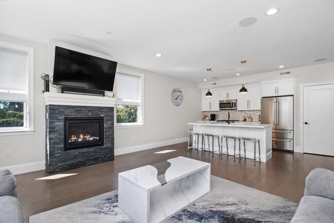 Foto del edificio - 2 Elm St