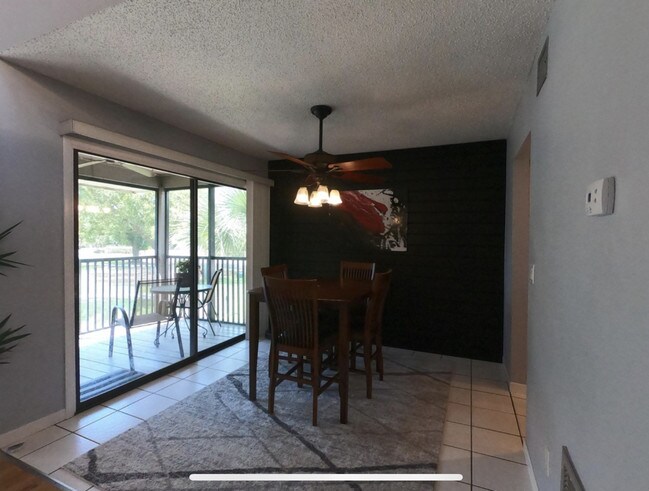 Foto del edificio - 6128 Peregrine Ave