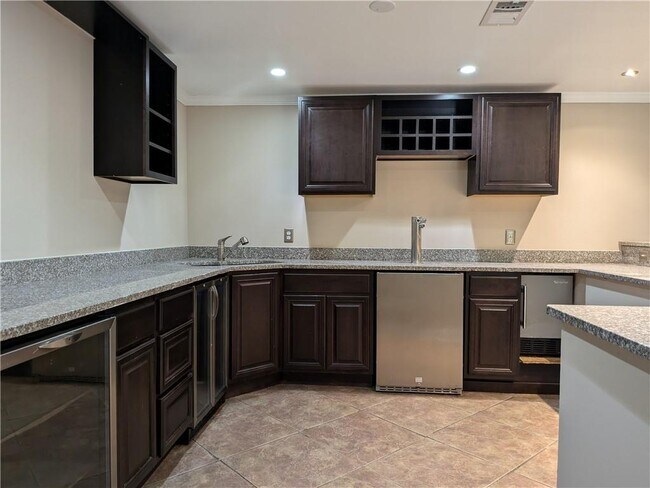 Foto del edificio - 4401 Riverlake Way