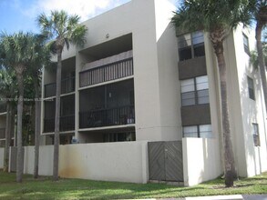 Building Photo - 10855 SW 112th Ave