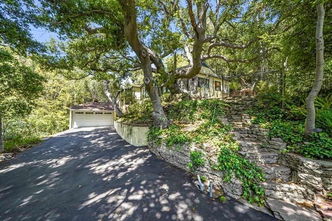 Foto del edificio - 7503 Willow Glen Rd