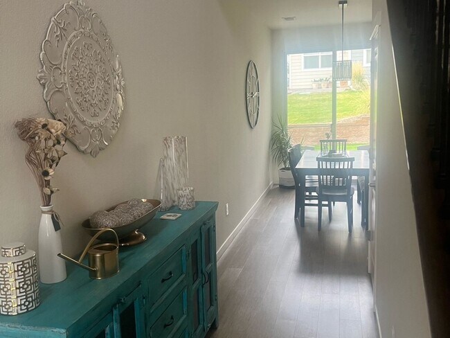 Foto del edificio - 2 Bedroom Townhome in Thornton