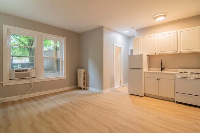 Foto del edificio - 1414 W Pratt Blvd