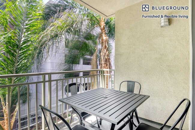 Foto del edificio - 1050 Ingraham St