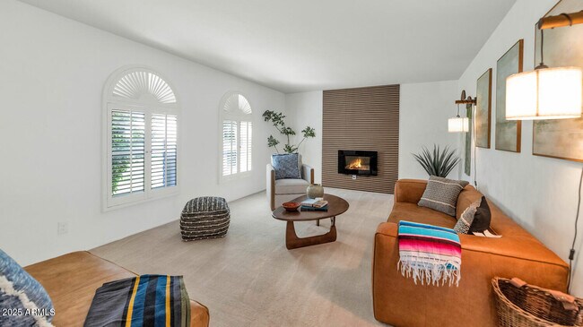 Foto del edificio - 3234 E Larkspur Dr