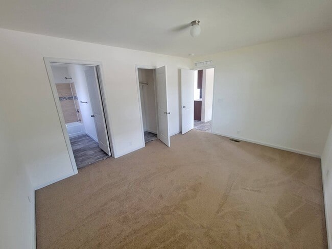 Foto del edificio - 509 E Sullivan St