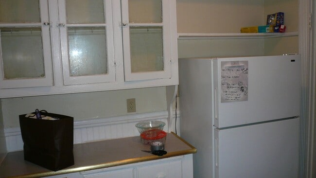 Photo - Packards Corner 3 bed split Heat Hw Inc NO FEE Students ok House