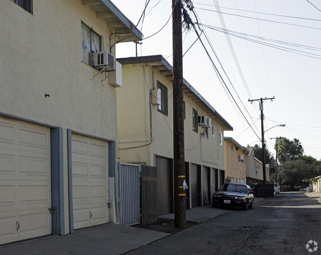 Building Photo - 5152 San Bernardino St