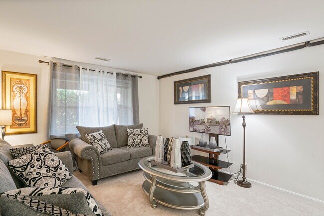 Foto del edificio - 102 Chesterfield Ln