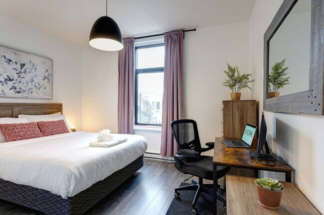 Building Photo - 3831 R. Saint-Denis