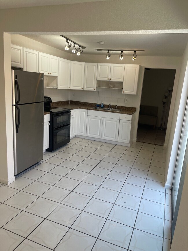 Foto del edificio - 4915 Weymouth St