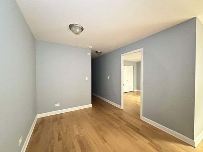 Building Photo - 663 W Grace St