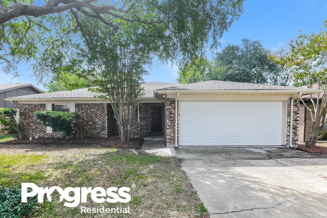 Building Photo - 3621 Willowbrook Dr