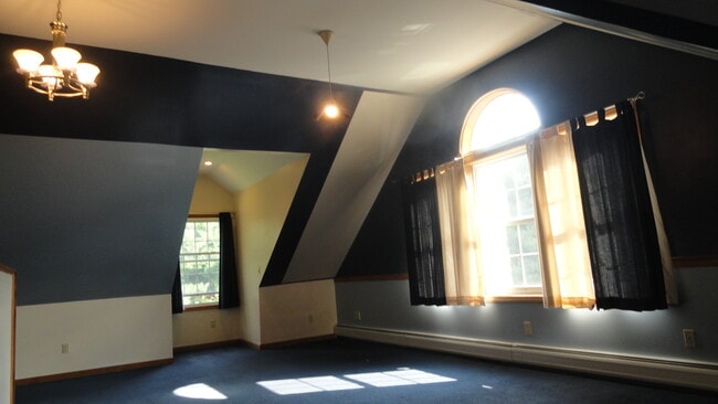 Foto del edificio - 67 Spring Rd