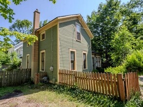 Building Photo - 824 Lucas Ct