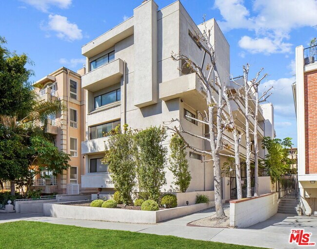 Foto del edificio - 11915 Gorham Ave
