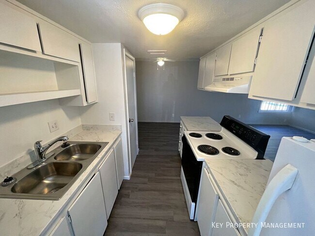 Foto del edificio - 1351 Dorothy Ave