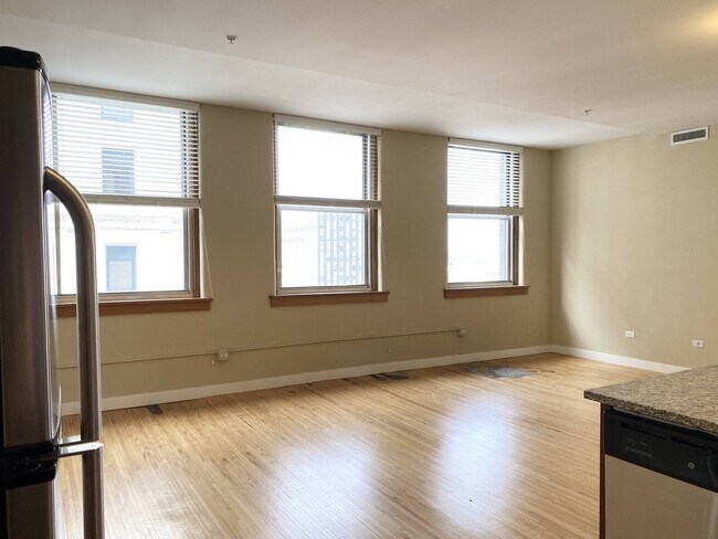 Interior Photo - Pioneer Endicott