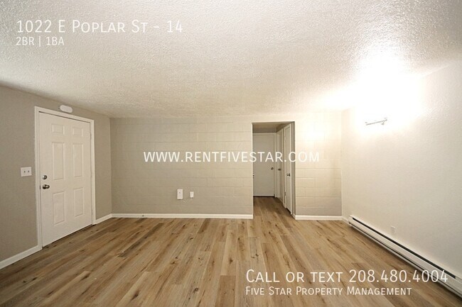 Foto del edificio - 1022 E Poplar St