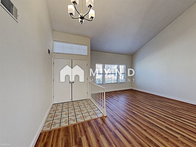Building Photo - 4 br, 3 bath House - 800 Valencia Dr