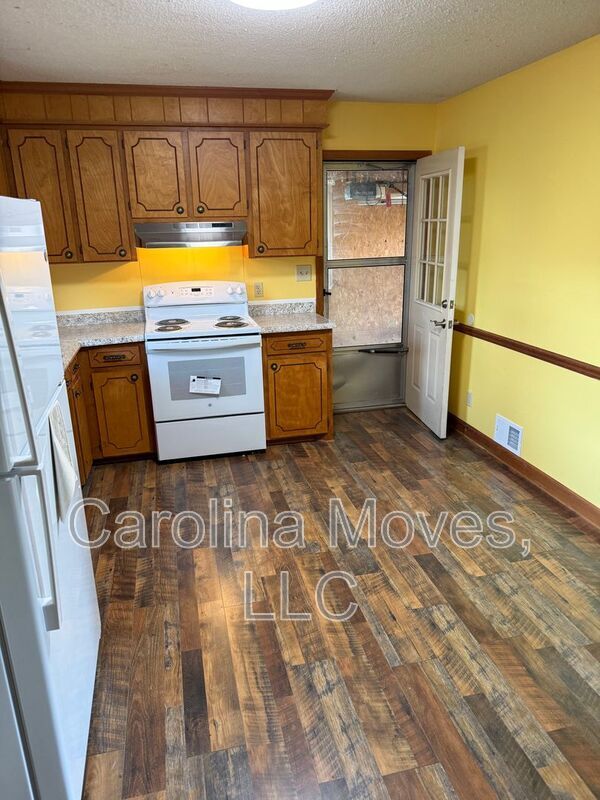 Foto del edificio - 575 Mt Lebanon Rd