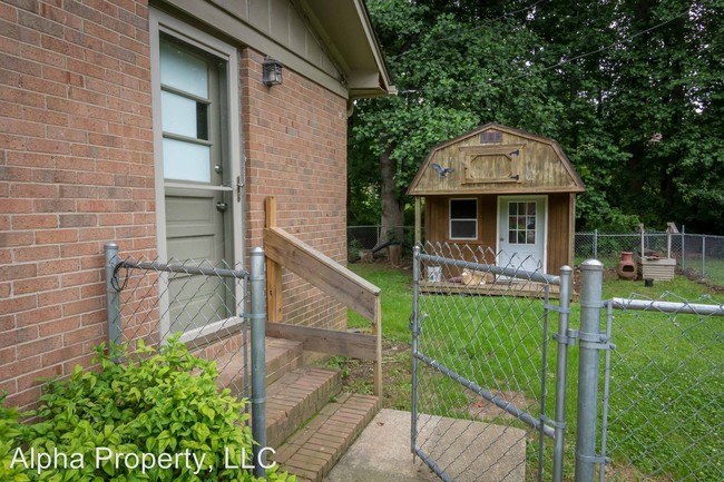 Building Photo - 3 Lora Ln