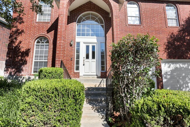 Building Photo - 3 Bedroom/2.5 Bathroom Finesilver Subdivision