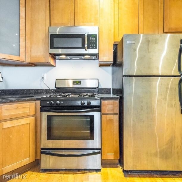 Building Photo - 215 Maujer St