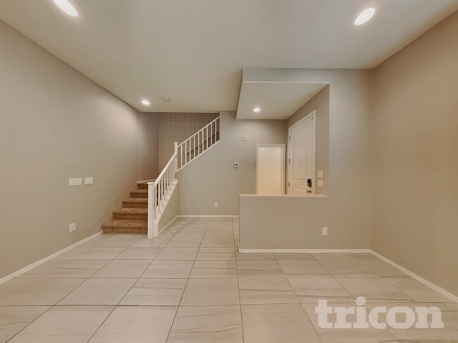 Building Photo - 14989 W Wilshire Dr