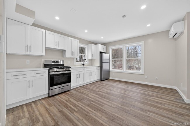 Foto del edificio - 303 Main St