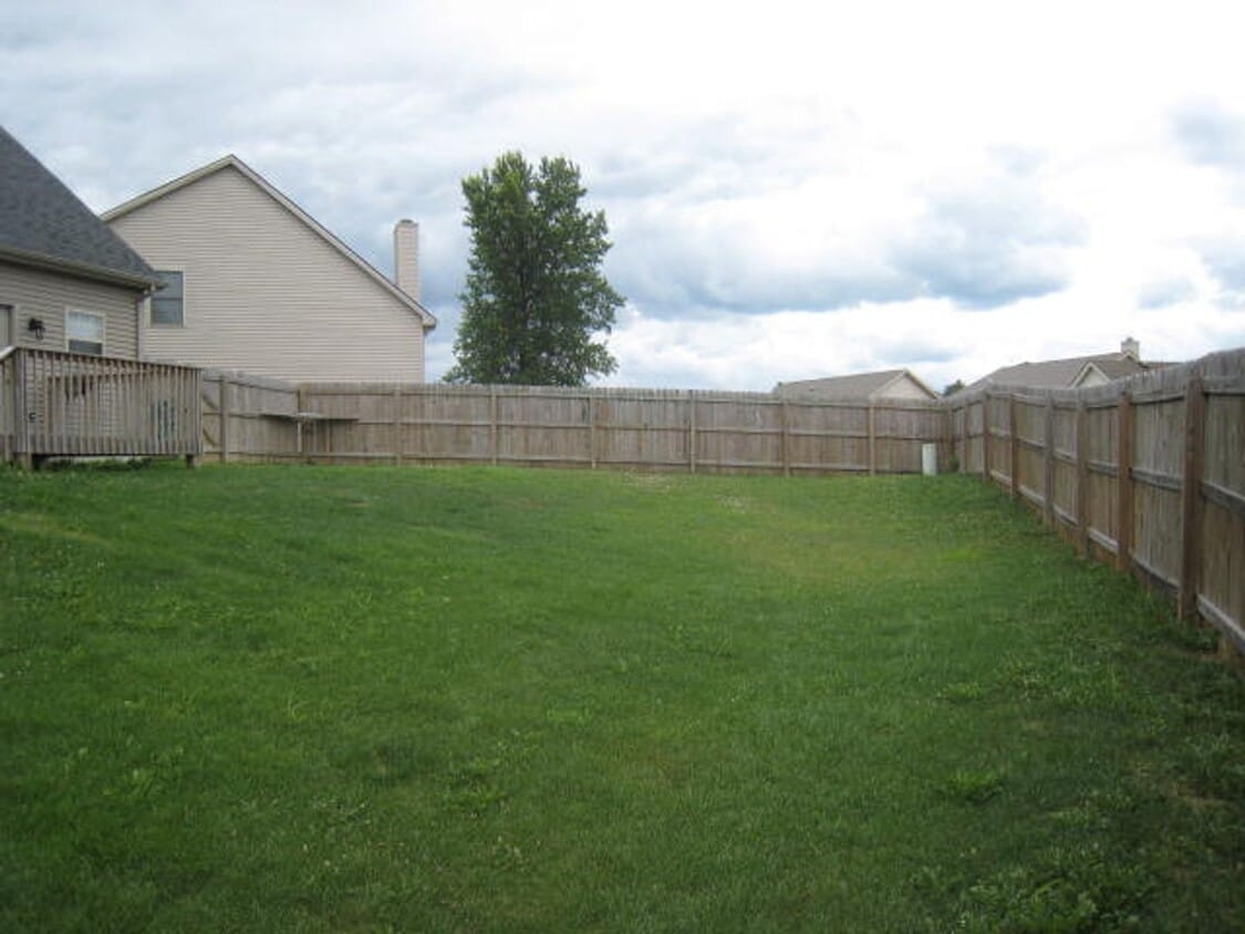 3 bedroom/2 bath Home GREAT location!!! Available 9/1/2026!! - 3 bedroom/2 bath Home GREAT location!!! Available 9/1/2026!!