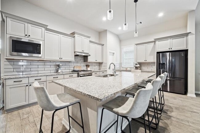 Foto del edificio - 23327 Yellow Larkspur Ln