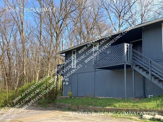 Photo - 5240 Tusculum Ct House
