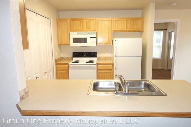 Building Photo - 2 br, 2 bath House - 11873 W. Cloverfield ...