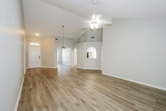 Foto del edificio - 28434 Meadowrush Way