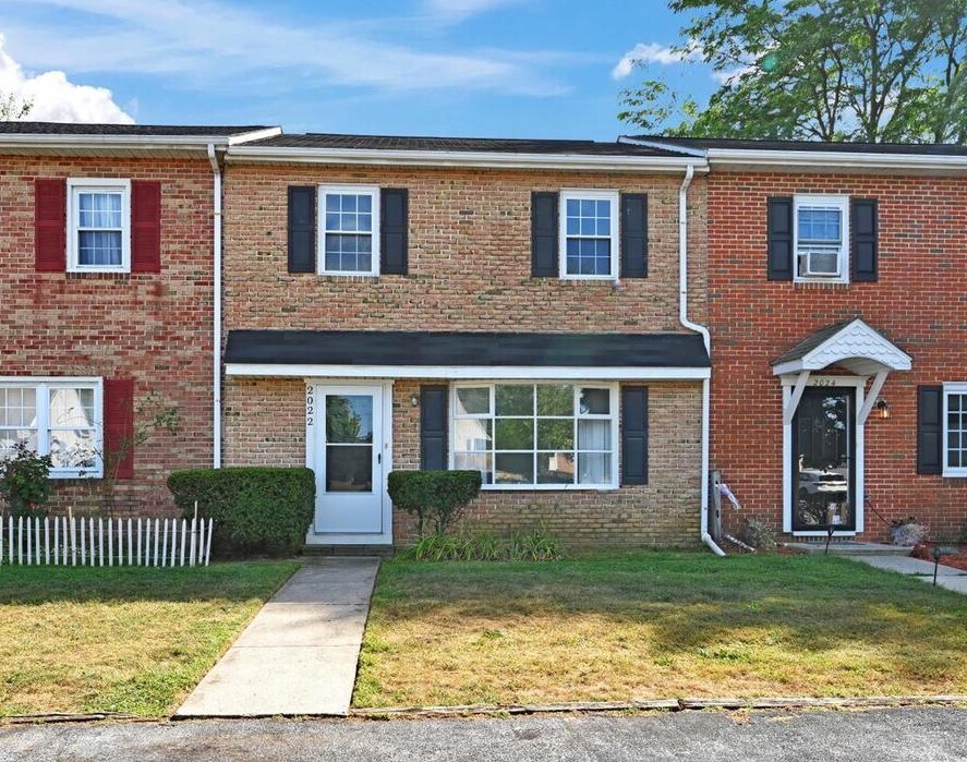 Front - 2022 Hale Ct