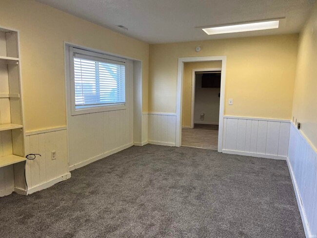 Building Photo - 1050 Rank Pkwy