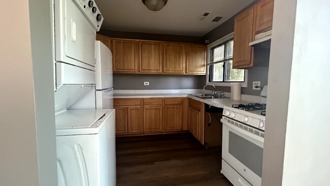 Building Photo - 1011 Bayside Dr