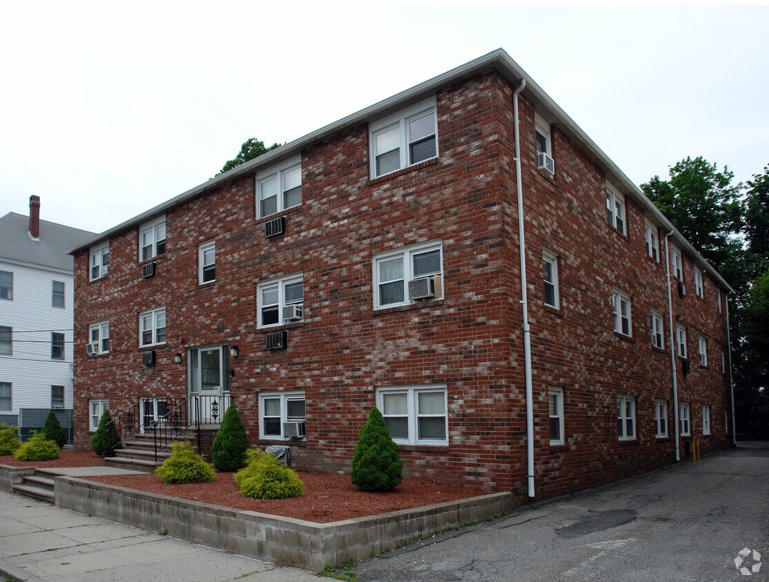 239241 Farnham St, Lawrence, MA 01843 Apartments in Lawrence, MA