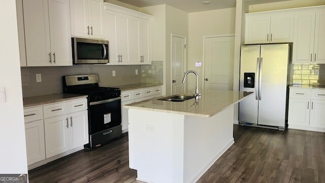 Building Photo - 987 Sunny Lk Dr