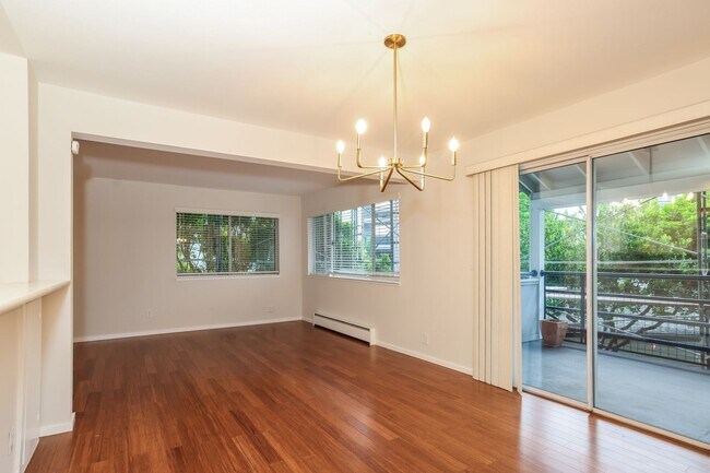 Foto del edificio - 2 Bedroom Condo in Highly Desirable Richmond Marina Bay!